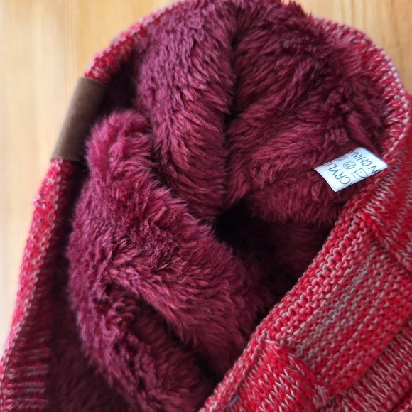 Red & White Slouchy Skull Cap - Picture 2 of 2